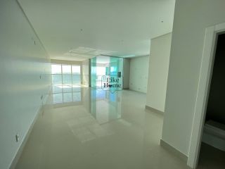 Apartamento Para Vender com 4 quartos 4 suítes no bairro Meia Praia em Itapema