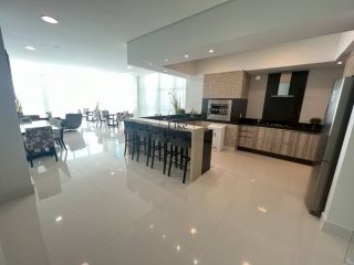 Apartamento Para Vender com 4 quartos 4 suítes no bairro Meia Praia em Itapema