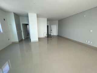 Apartamento Para Vender com 4 quartos 4 suítes no bairro Meia Praia em Itapema