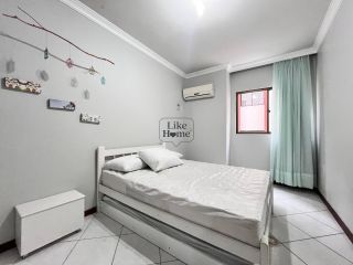 Apartamento Para Locação Anual com 4 quartos 1 suítes no bairro Meia Praia em Itapema