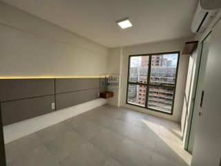 Apartamento Para Alugar com 3 quartos 3 suítes no bairro Meia Praia em Itapema