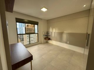 Apartamento Para Alugar com 3 quartos 3 suítes no bairro Meia Praia em Itapema