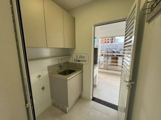 Apartamento Para Alugar com 3 quartos 3 suítes no bairro Meia Praia em Itapema