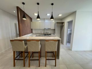 Apartamento Para Alugar com 3 quartos 3 suítes no bairro Meia Praia em Itapema