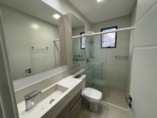 Apartamento Para Alugar com 3 quartos 3 suítes no bairro Meia Praia em Itapema