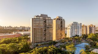 Apartamento Para Vender com 3 quartos 3 suítes no bairro jardim Europa  em Porto Alegre