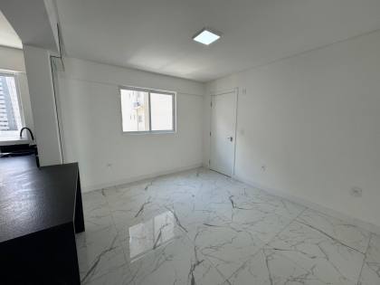 Apartamento 1 Suítes à Venda em, Itapema — Andar alto, Semi Mobiliado e Pronto para Morar
