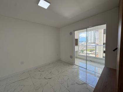 Apartamento 1 Suítes à Venda em, Itapema — Andar alto, Semi Mobiliado e Pronto para Morar