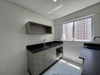 Apartamento 1 Suítes à Venda em, Itapema — Andar alto, Semi Mobiliado e Pronto para Morar