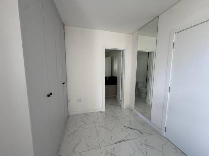Apartamento 1 Suítes à Venda em, Itapema — Andar alto, Semi Mobiliado e Pronto para Morar