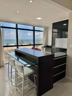 Apartamento Para Alugar com 3 quartos 3 suítes no bairro Meia Praia em Itapema