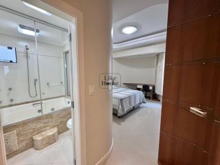 Apartamento Para Alugar com 3 quartos 3 suítes no bairro Meia Praia em Itapema