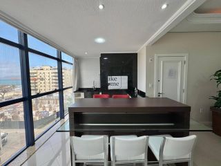 Apartamento Para Alugar com 3 quartos 3 suítes no bairro Meia Praia em Itapema