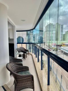 Apartamento Para Alugar com 3 quartos 3 suítes no bairro Meia Praia em Itapema