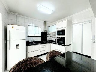 Apartamento Para Alugar Inverno  com 3 quartos 2 suítes no bairro Meia Praia em Itapema