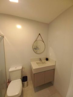 Apartamento Para Alugar com 3 quartos 3 suítes no bairro Meia Praia em Itapema