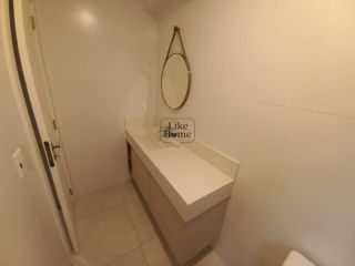 Apartamento Para Alugar com 3 quartos 3 suítes no bairro Meia Praia em Itapema