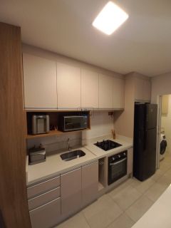 Apartamento Para Alugar com 3 quartos 3 suítes no bairro Meia Praia em Itapema