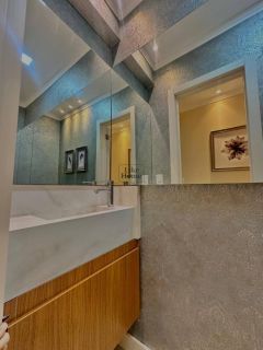 Apartamento Para Alugar com 3 quartos 3 suítes no bairro Meia Praia em Itapema