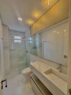 Apartamento Para Alugar com 3 quartos 3 suítes no bairro Meia Praia em Itapema