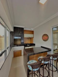 Apartamento Para Alugar com 3 quartos 3 suítes no bairro Meia Praia em Itapema