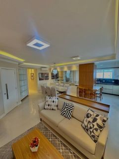 Apartamento Para Alugar com 3 quartos 3 suítes no bairro Meia Praia em Itapema