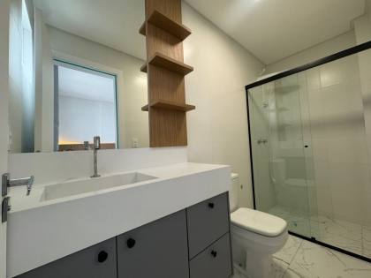 Apartamento Para Alugar com 2 quartos 2 suítes no bairro Morretes em Itapema