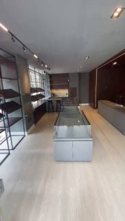 Loja Para Alugar no bairro Meia Praia em Itapema