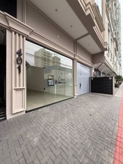 Loja Para Alugar no bairro Meia Praia em Itapema