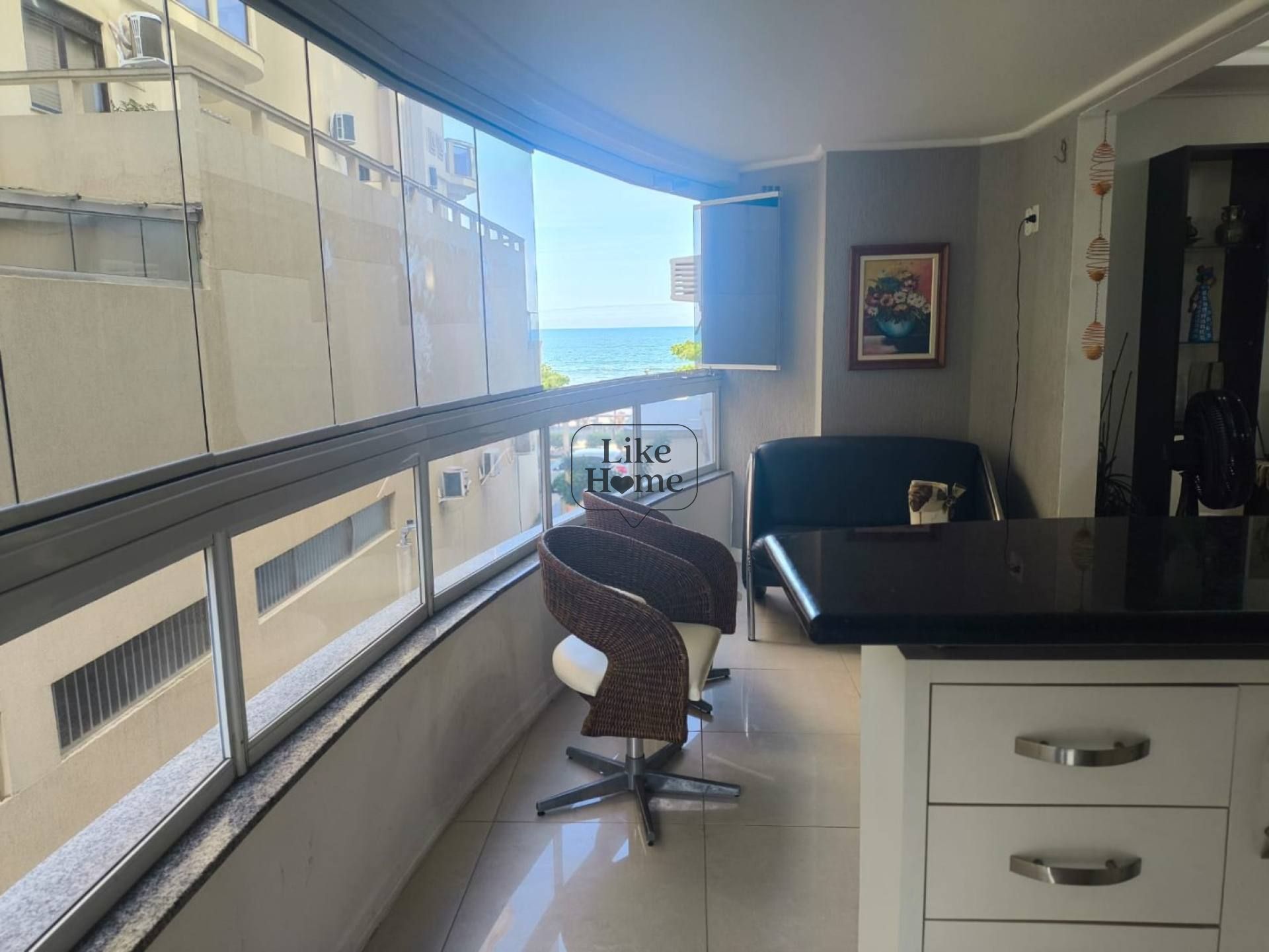 Apartamento Para Alugar com 3 quartos 1 suítes no bairro Centro em Itapema