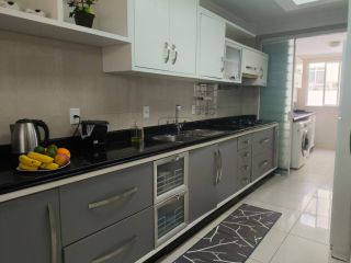 Apartamento Para Alugar com 3 quartos 1 suítes no bairro Centro em Itapema