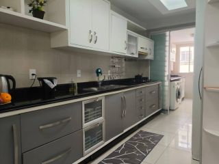 Apartamento Para Alugar com 3 quartos 1 suítes no bairro Centro em Itapema