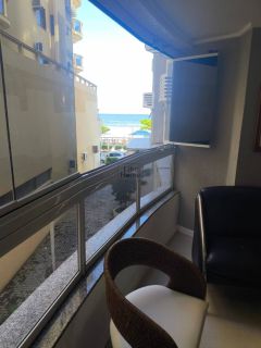 Apartamento Para Alugar com 3 quartos 1 suítes no bairro Centro em Itapema