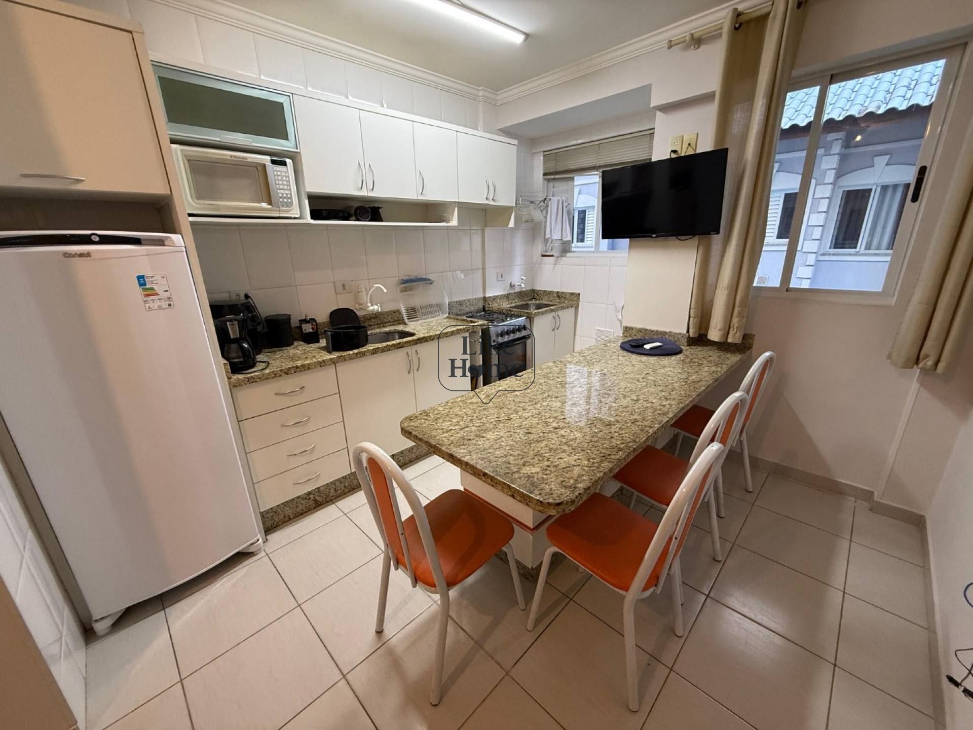 Apartamento Para Vender com 2 quartos no bairro Meia Praia em Itapema
