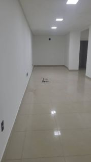 Loja Para Vender no bairro Meia Praia em Itapema