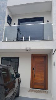 Sobrado Para Vender com 3 quartos 2 suítes no bairro Morretes em Itapema