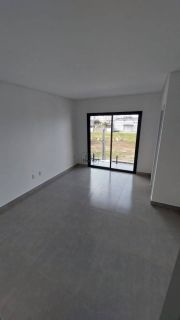 Sobrado Para Vender com 3 quartos 2 suítes no bairro Morretes em Itapema