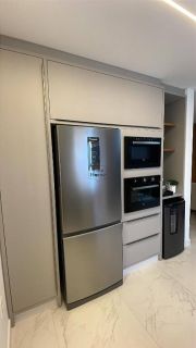Apartamento Para Alugar com 3 quartos 3 suítes no bairro Meia Praia em Itapema