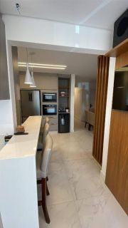 Apartamento Para Alugar com 3 quartos 3 suítes no bairro Meia Praia em Itapema