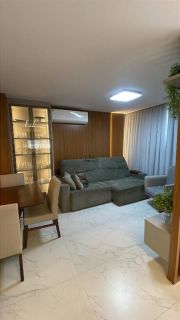 Apartamento Para Alugar com 3 quartos 3 suítes no bairro Meia Praia em Itapema