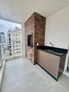 Apartamento Para Alugar com 3 quartos 3 suítes no bairro Centro em Itapema