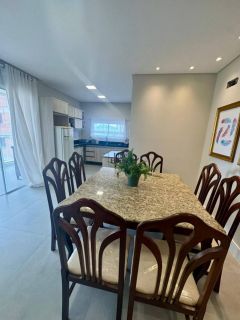 Apartamento Para Alugar com 3 quartos 3 suítes no bairro Centro em Itapema