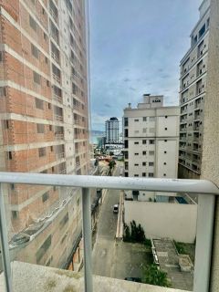 Apartamento Para Alugar com 3 quartos 3 suítes no bairro Centro em Itapema