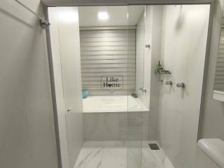 Apartamento Para Alugar com 4 quartos 4 suítes no bairro Meia Praia em Itapema