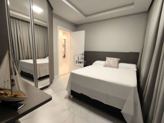 Apartamento Para Alugar com 4 quartos 4 suítes no bairro Meia Praia em Itapema