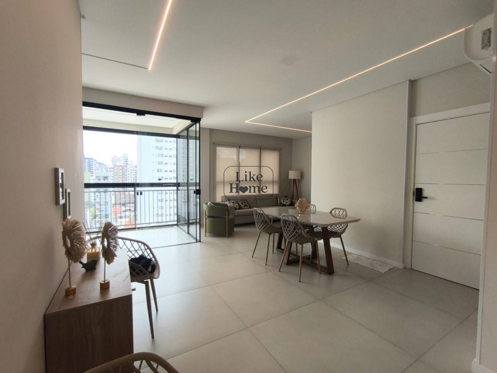 Apartamento Para Alugar com 03 quartos 03 suítes no bairro Meia Praia em Itapema