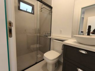 Apartamento Para Alugar com 03 quartos 03 suítes no bairro Meia Praia em Itapema