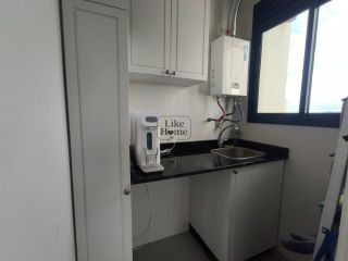 Apartamento Para Alugar com 03 quartos 03 suítes no bairro Meia Praia em Itapema