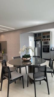 Apartamento Para Vender com 3 quartos 3 suítes no bairro Meia Praia em Itapema