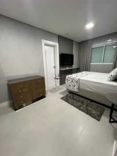 Apartamento Para Vender com 3 quartos 3 suítes no bairro Meia Praia em Itapema